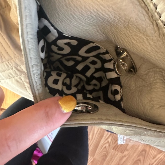 Marc Jacob’s Beige Leather hobo Shoulder Bag - Picture 8 of 15